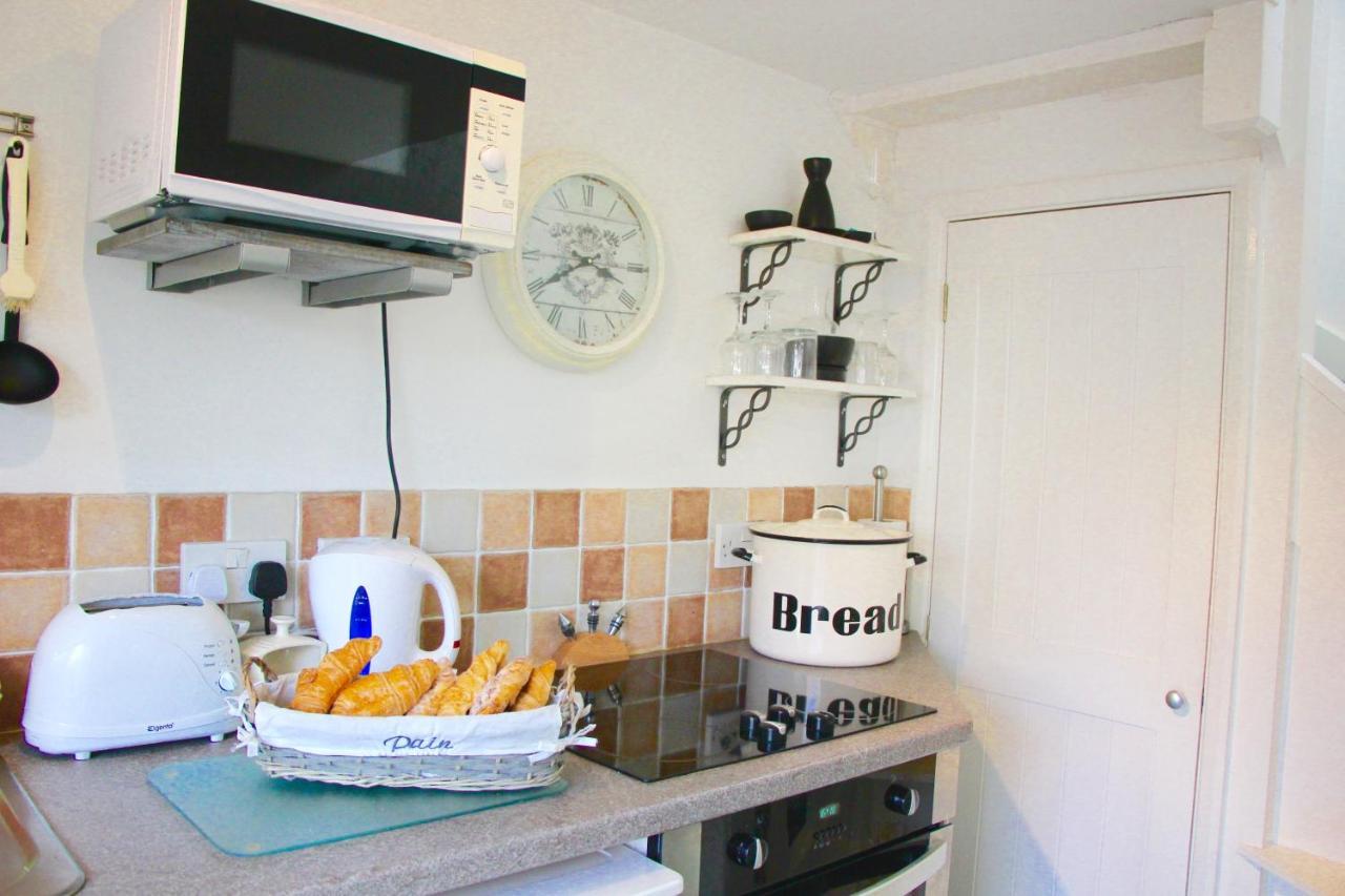 Romantic Flint Cottage On The Suffolk Coast Saxmundham Exterior foto
