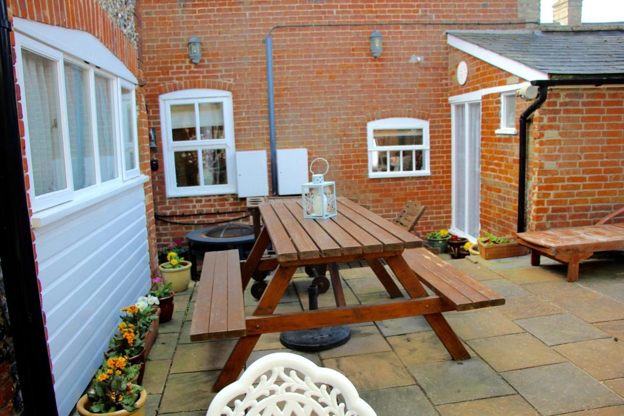 Romantic Flint Cottage On The Suffolk Coast Saxmundham Exterior foto