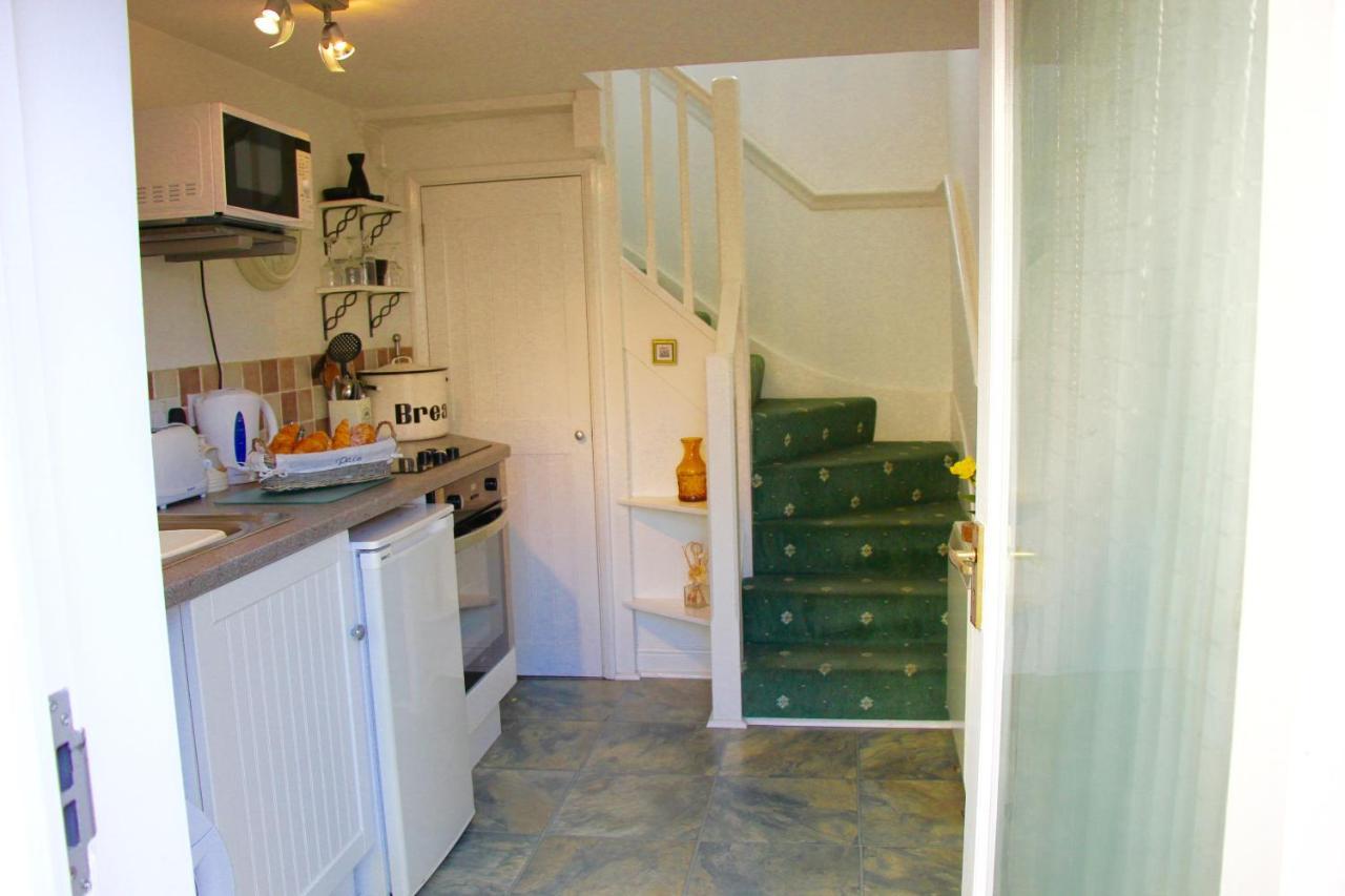 Romantic Flint Cottage On The Suffolk Coast Saxmundham Exterior foto